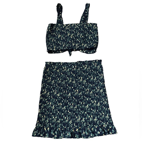 SUMMERLAND***2-Piece Floral Outfit***Medium Top + Large Skirt*** $385 - Picture 5 of 6